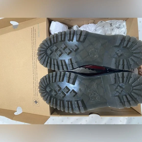 JADON
CHERRY RED
Drr martens - Picture 4 of 6